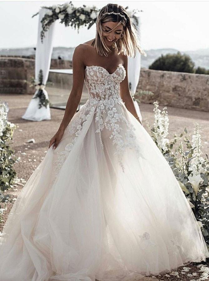 A-line Sweetheart Tulle Beach Wedding Dress With Appliques