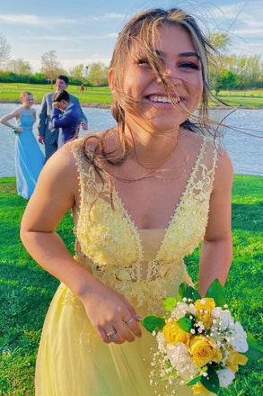 Straps Yellow A Line Lace V Neck Long Prom Dress With Appliques