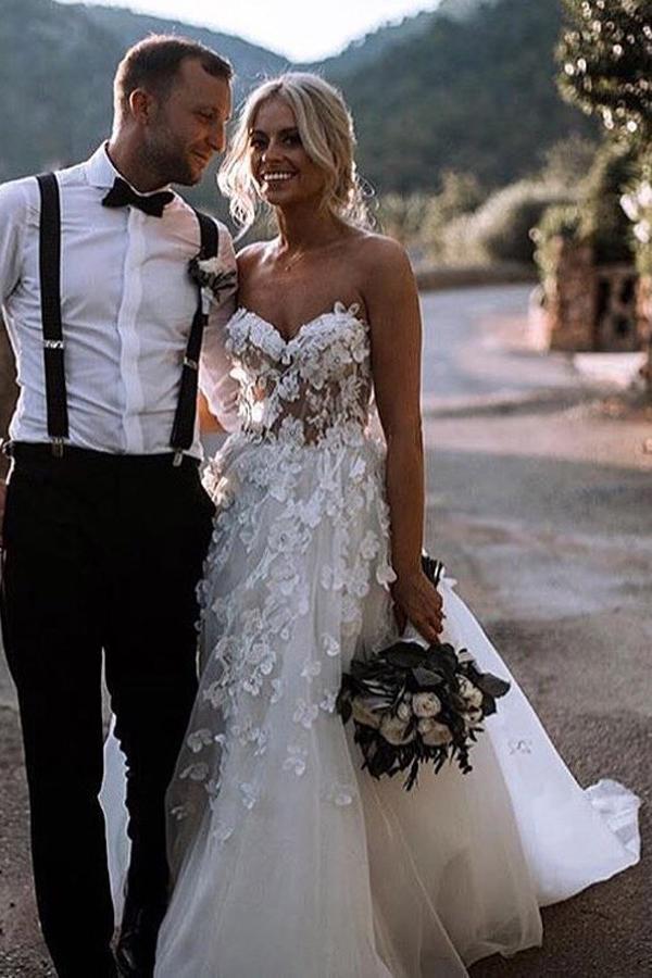 Chic A-line Sweetheart Boho Rustic Wedding Dress With Appliques