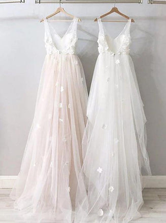 A-line V-neck Beach Wedding Dresses Backless Bridal Gown With Appliques