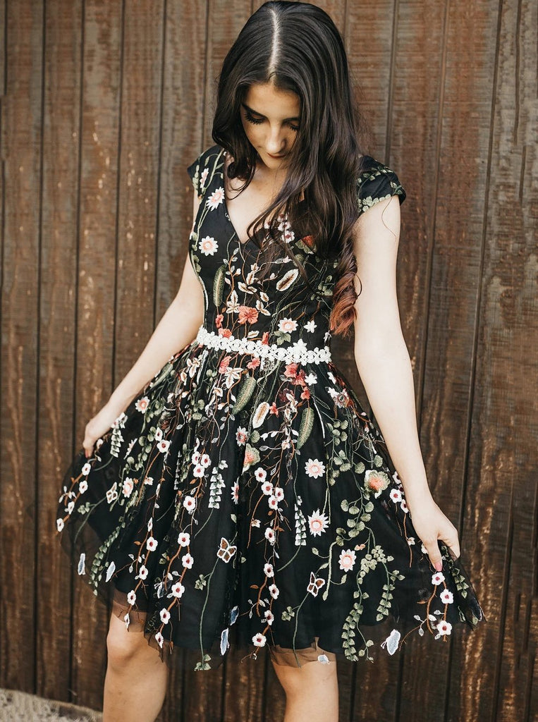 Black V-Neck Embroidery Floral Short Prom Homecoming Dress with Beaded Waist