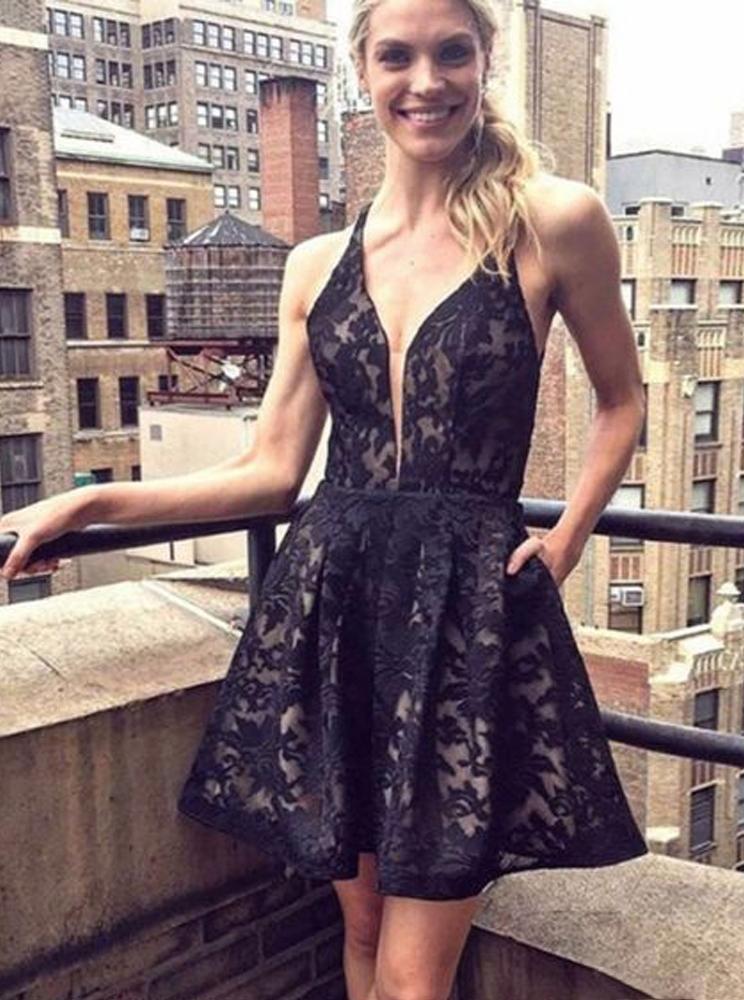 Black A-Line V-Neck Lace Short Prom Homecoming Dresses With Pocket