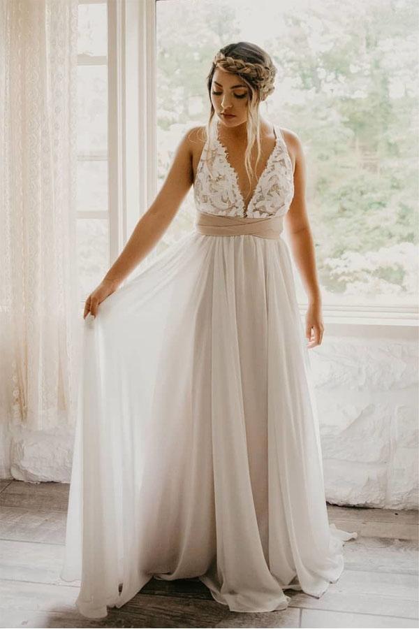 Elegant Ivory A-line V-Neck Tulle Wedding Dress with Lace