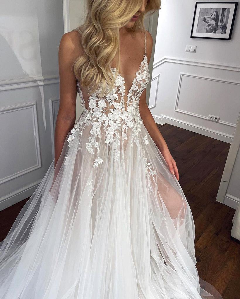 Spaghetti Straps V-Neck Lace Appliques A-line Tulle Rustic Wedding Dress QW2286|SQOSA
