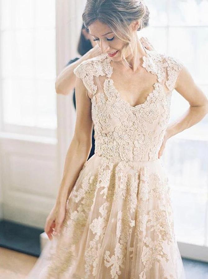 A-line V-neck Tulle Sleeveless Wedding Dress with Lace Appliques