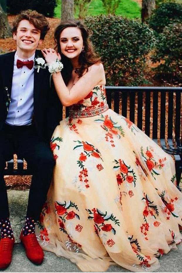 sweetheart embroidered appliques sleeveless long prom dress dtp172