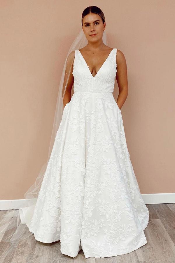 a-line v-neck floral lace wedding dress backless plus size bridal gown dtw29