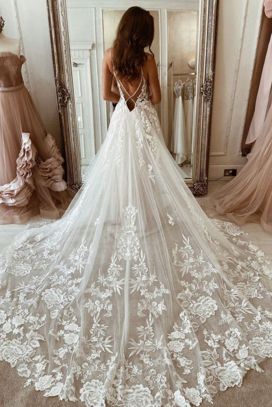 Lace Sleeveless Spaghetti Straps Wedding Dresses, Long V-neck Bridal Gown With Appliques