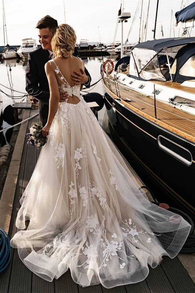 Tulle A Line Round Neckline Floral Appliques Beach Wedding Bridal Dresses DTW294 DressTok