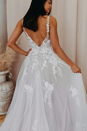 Tulle Plus Size Wedding Dresses, A Line V-neck Lace Appliques Bridal Gown