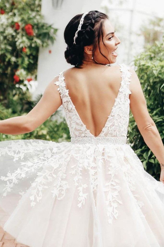 Chic A-line Tulle Applique Short Prom Dress V-back Homecoming Party Dress