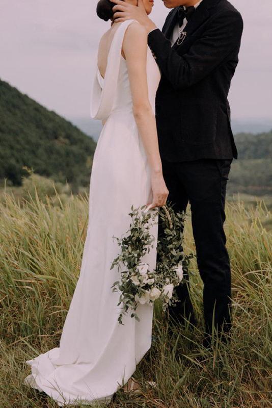 simple ivory sheath wedding dress cowl back sleeveless bridal gown dtw59