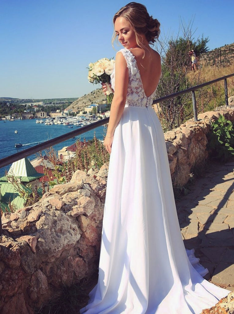 White A-line V-neck Chiffon Beach Wedding Dresses With Appliques