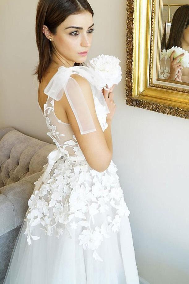 Princess Bowknot Straps V-neck Tulle Appliques Sleeveless Wedding Dress