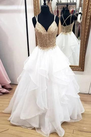 Gold Appliques Bodice V-neck Sleeveless Tulle Wedding Dress