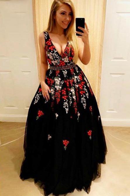 Shop A-Line V-Neck Black Tulle Long Prom Dress with Appliques