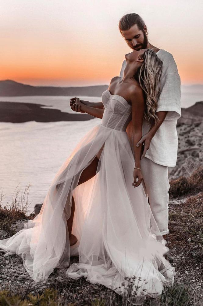A-line Sweetheart Tulle Bohemian Beach Wedding Dresses with High Split