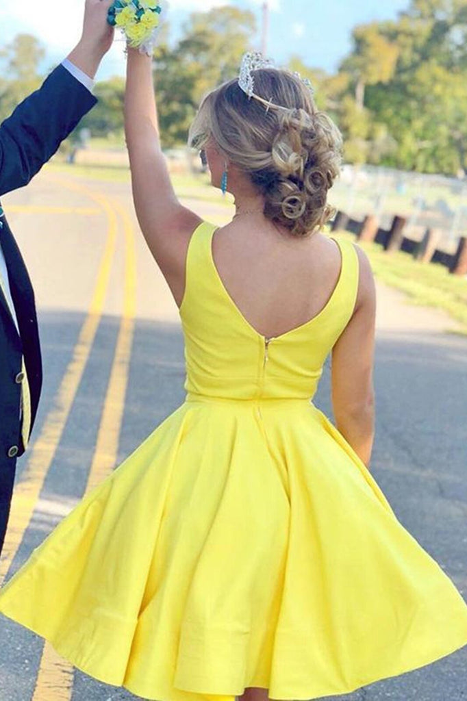 Simple Yellow Homecoming Party Dresses A Line V Neck Short Prom Dress