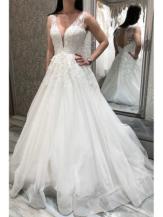 Elegant A-line Sleeveless Tulle Beach Long Wedding Dresses With Lace Appliques