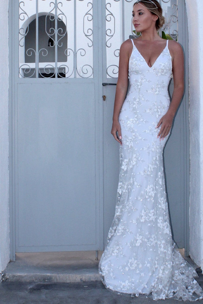 Fancy Backless Mermaid Wedding Dress White Spaghetti Straps Tulle