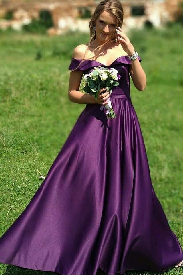 Elegant Off-Shoulder Satin Long Bridesmaid Dresses With Split