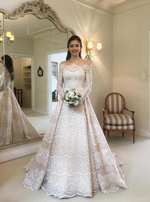 Modest Lace Bridal Gown Off-the-Shoulder Long Sleeves Wedding Dress