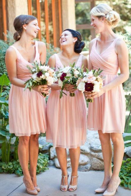 Pink Chiffon Pleated Bridesmaid Dresses A-Line V-Neck Knee-Length