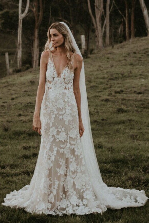 Rustic Floral Lace Wedding Dress Sheath V-neck Bridal Gown