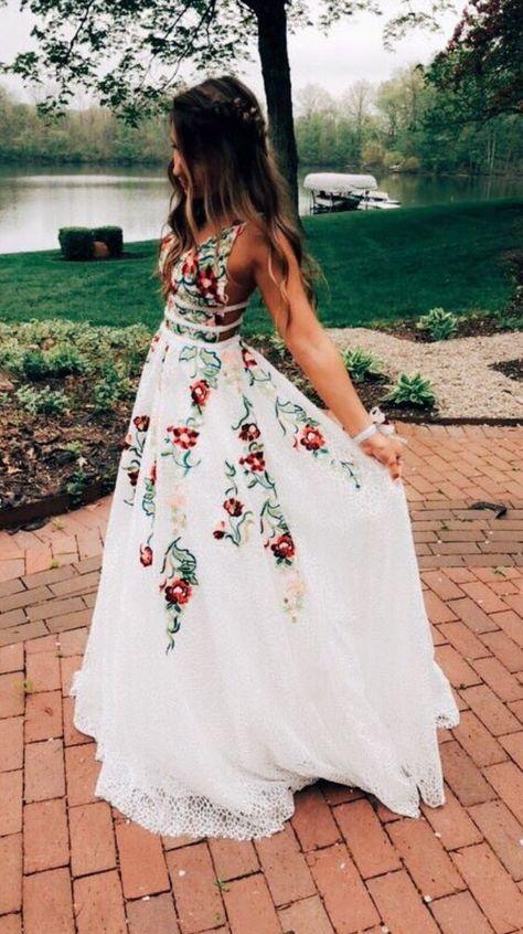 Lace Long Prom Dress with Embroidery Appliques, V-neck Backless Graduation Dress
