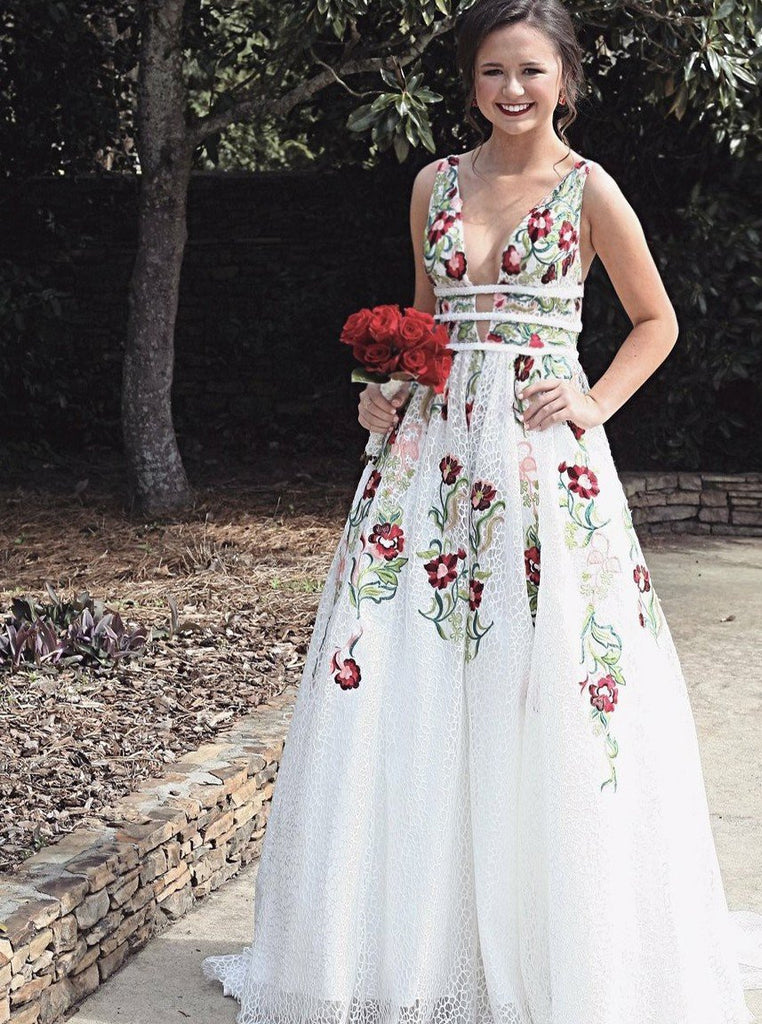 Lace Long Prom Dress with Embroidery Appliques, V-neck Backless Graduation Dress