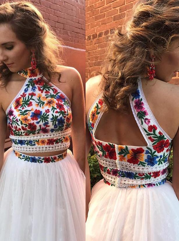 Halter Two Piece Sweet 16 Dress Embroidery Appliques Long Prom Dress