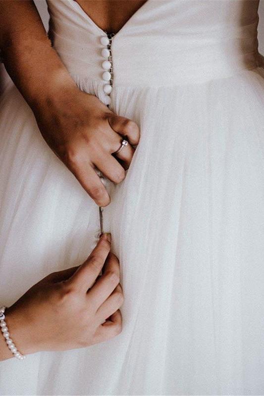 Elegant Round Neck V-back Tulle Ivory Wedding Dresses With Bowknot