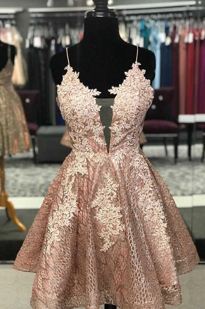 Unique Lace Short Prom Dress Backless Homecoming Dress with Appliques