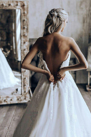 Princess Strapless Ball Gown Wedding Dress With Appliques