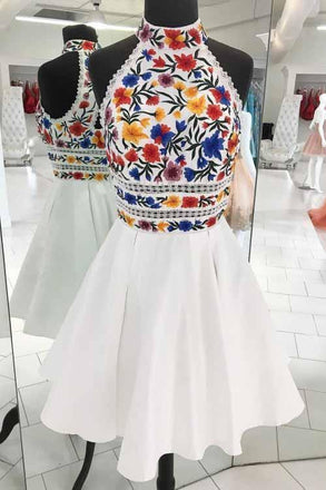 A Line White High Neck Short Prom Dresses Sleeveless Short Homecoming Dress