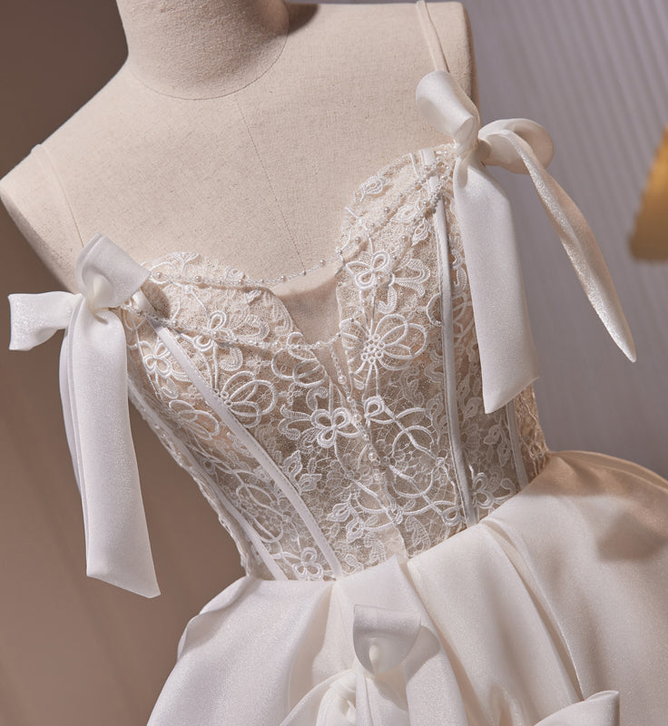 A-Line/Princess V-neck Sleeveless Short/Mini Lace Homecoming Dress With Bowknot